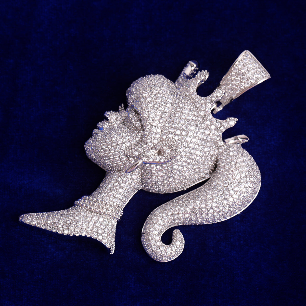 Bling "Queen" Pendant