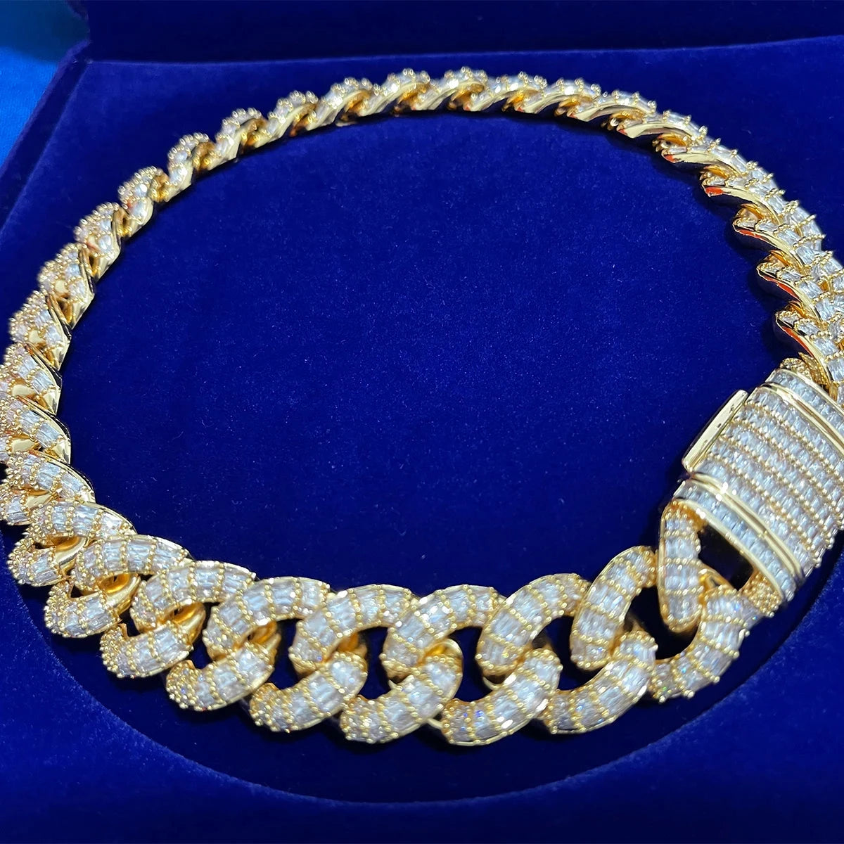 Bling "Supreme Baguettes" Chain